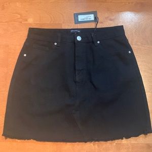 Pretty Little Thing - Basic Black Denim Skirt